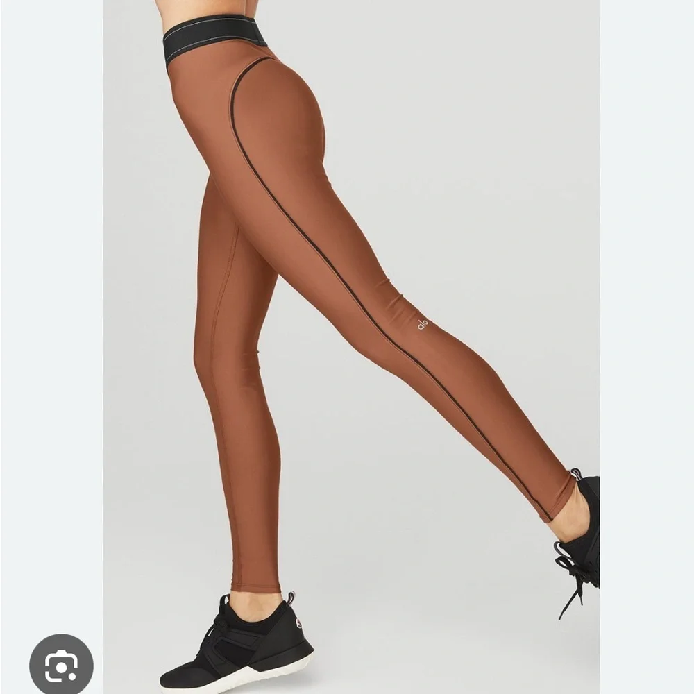ALO Airlift High Waist Suit Up Legging rust